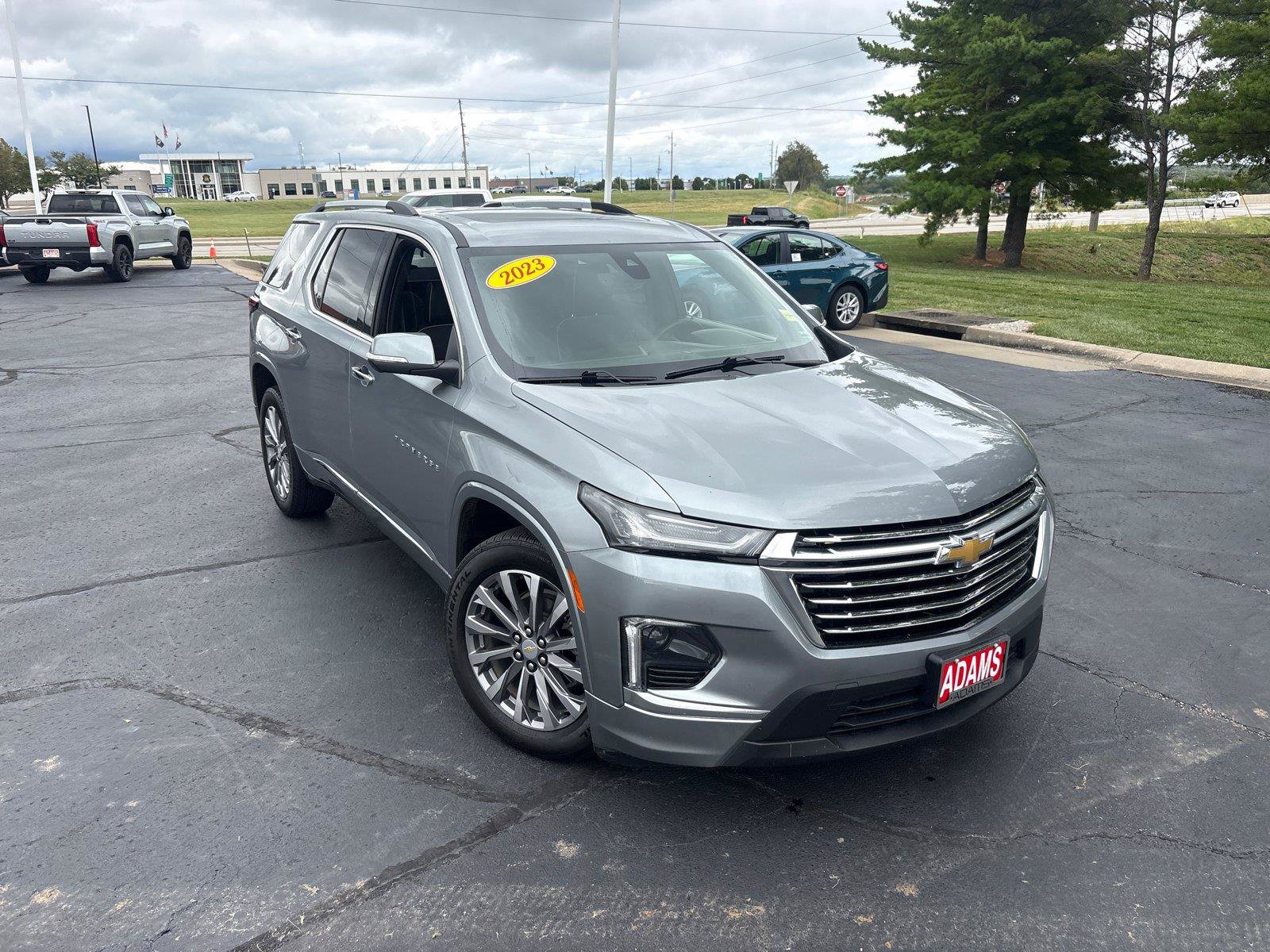 Used 2023 Chevrolet Traverse Premier AWD/4WD image 3