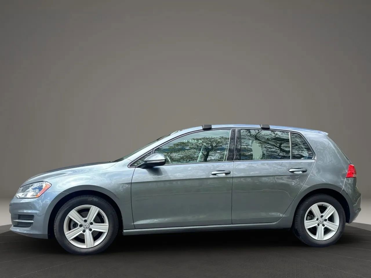 Used 2017 Volkswagen Golf S FWD image 8
