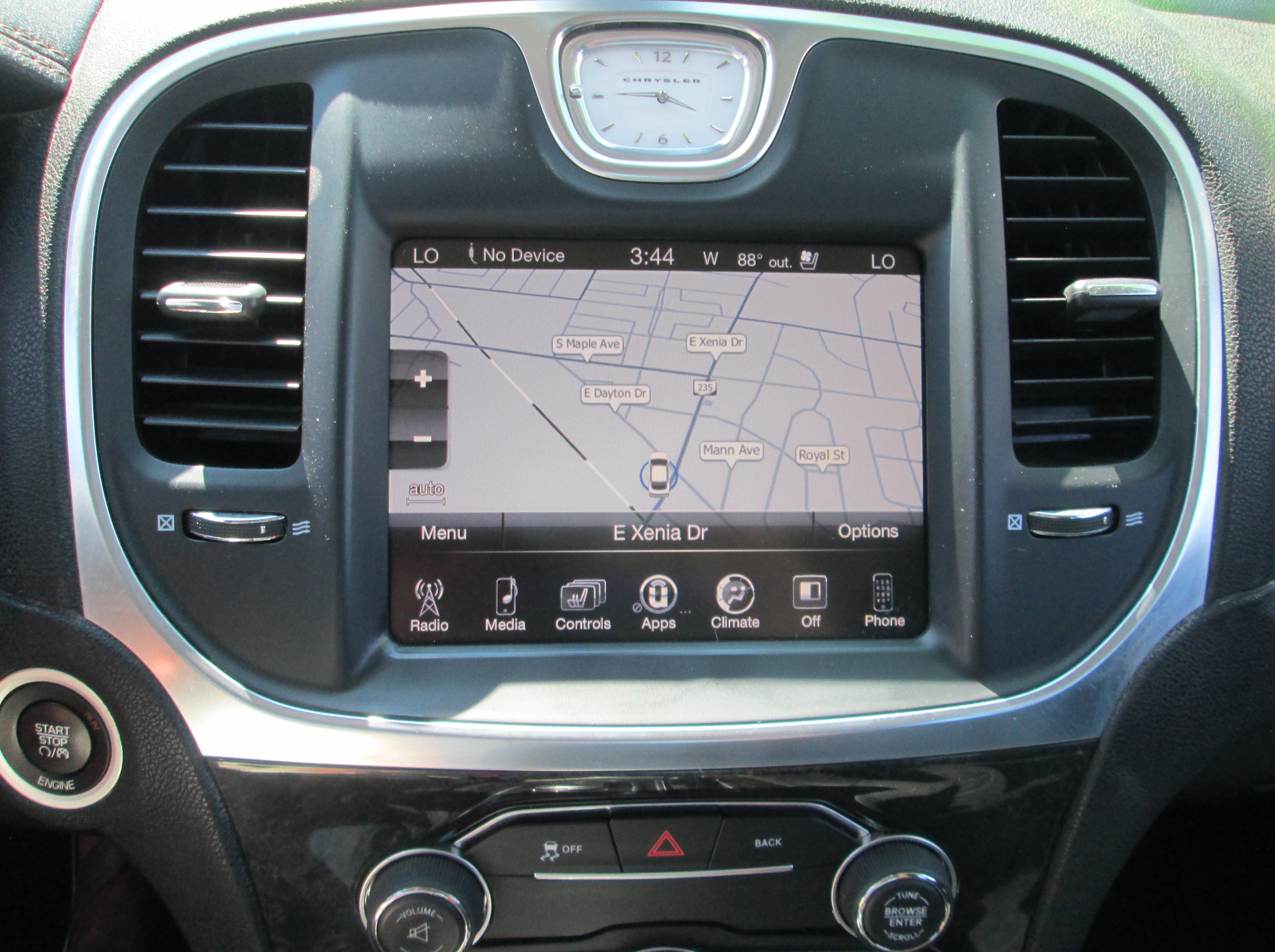 Used 2016 Chrysler 300 C AWD/4WD image 17