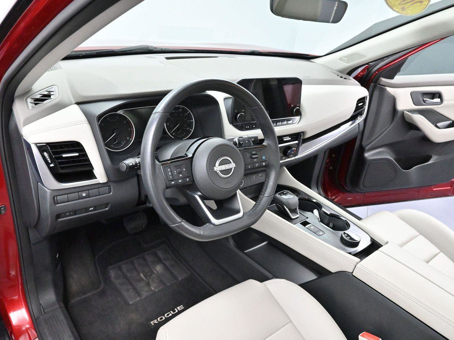 Used 2022 Nissan Rogue SL w/ SL Premium Package image 16