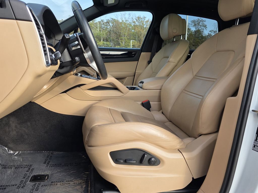 Used 2022 Porsche Cayenne image 23