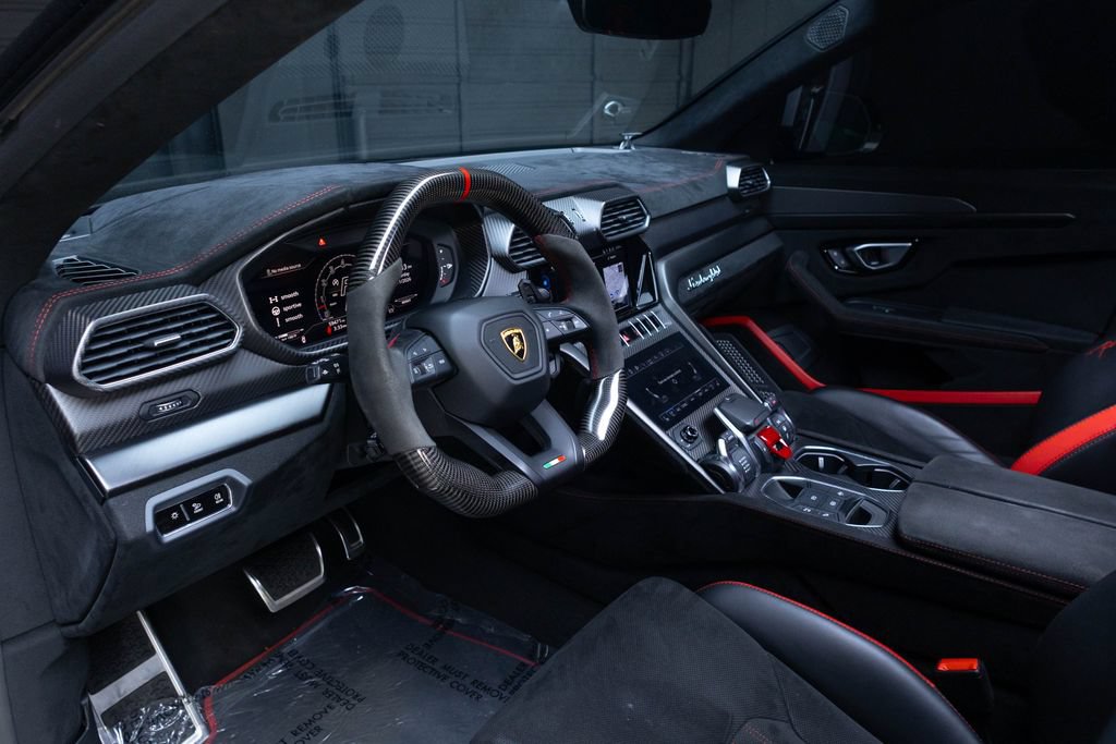 Used 2024 Lamborghini Urus Performante AWD/4WD image 32