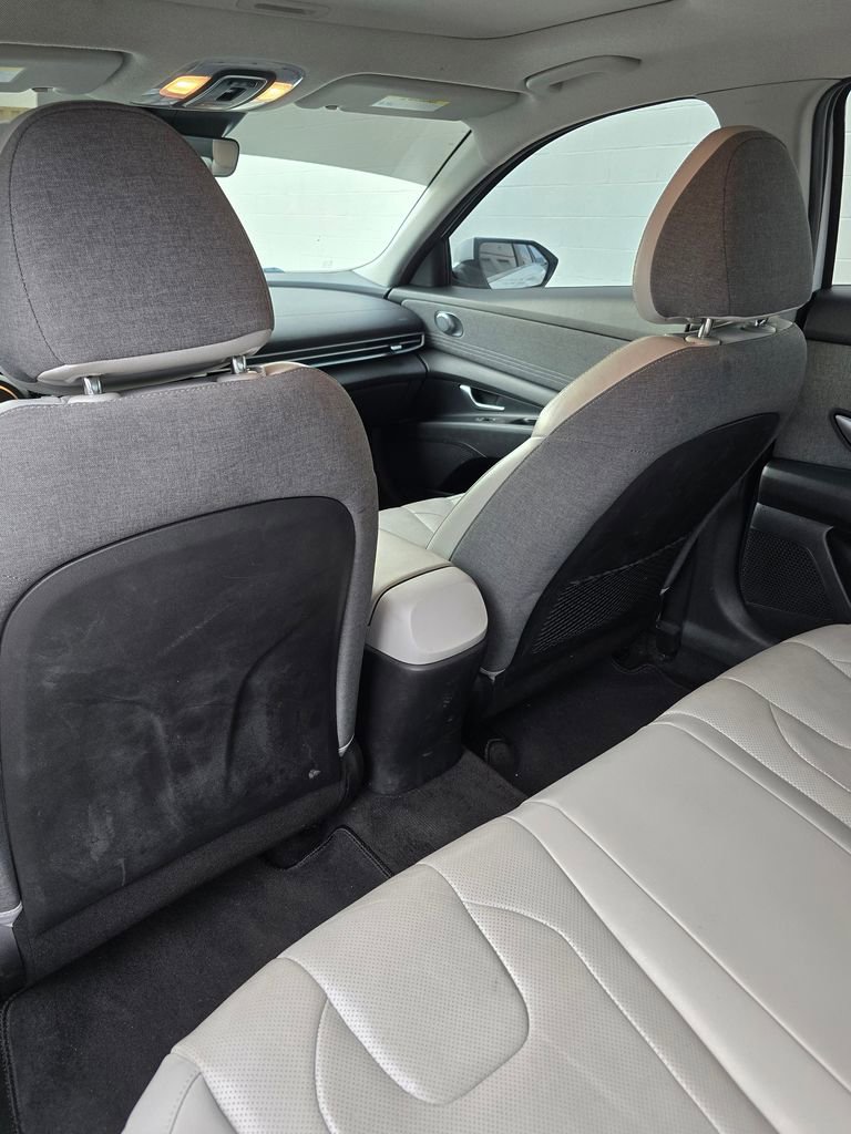 Used 2021 Hyundai Elantra Limited image 18