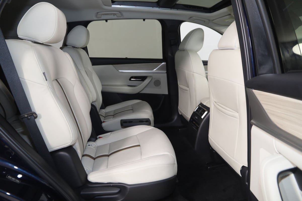 Used 2024 MAZDA CX-90 Plug-In Hybrid w/ Premium Plus AWD/4WD image 15
