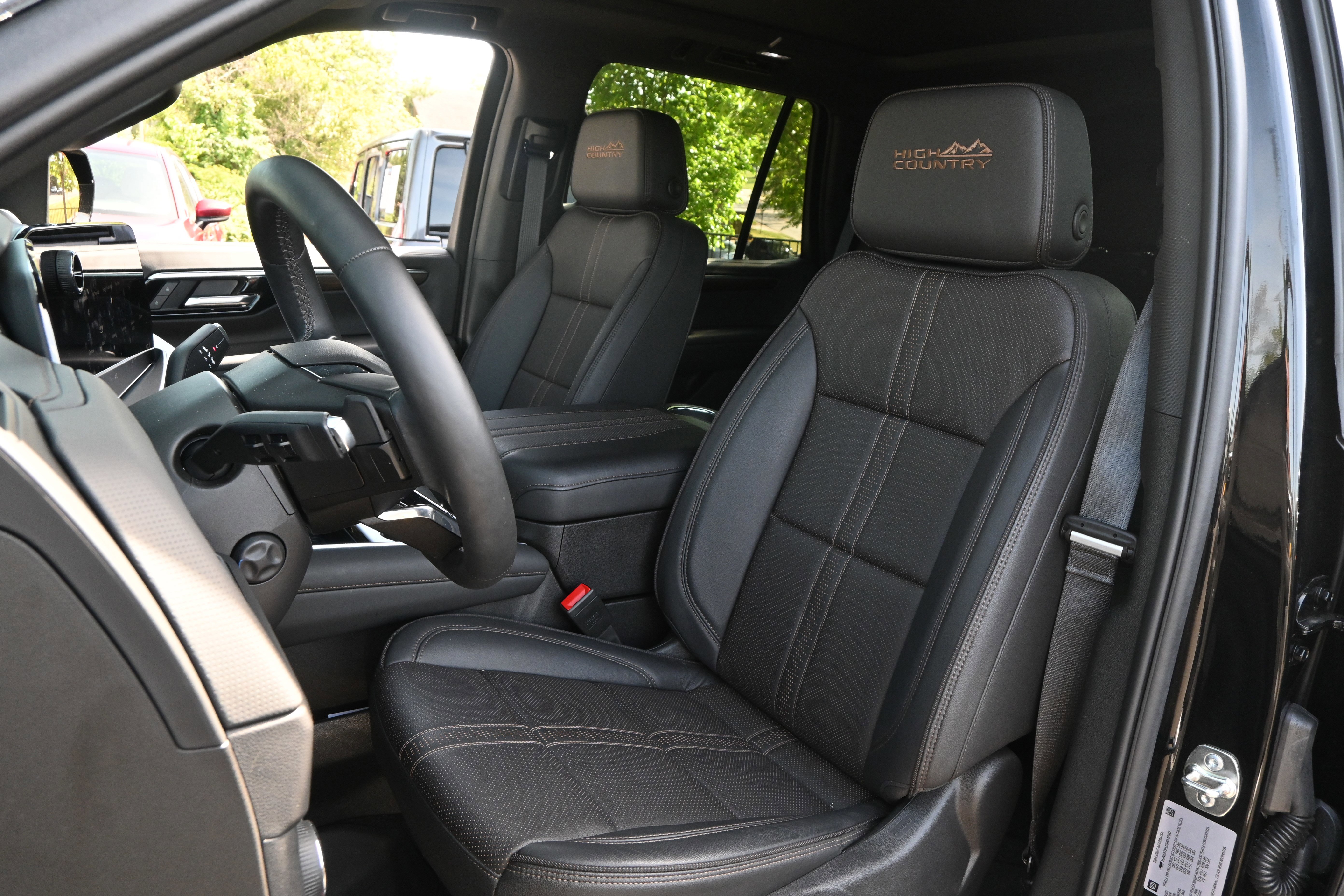 Used 2025 Chevrolet Tahoe High Country image 6