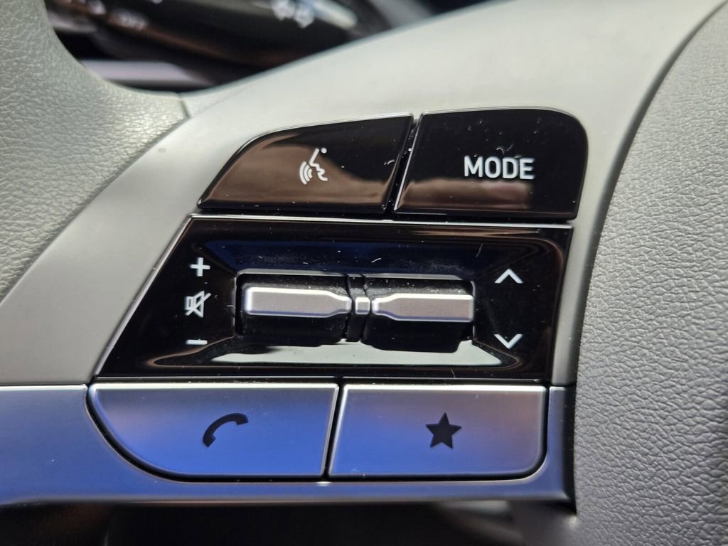 Certified 2024 Hyundai Elantra SEL FWD image 27