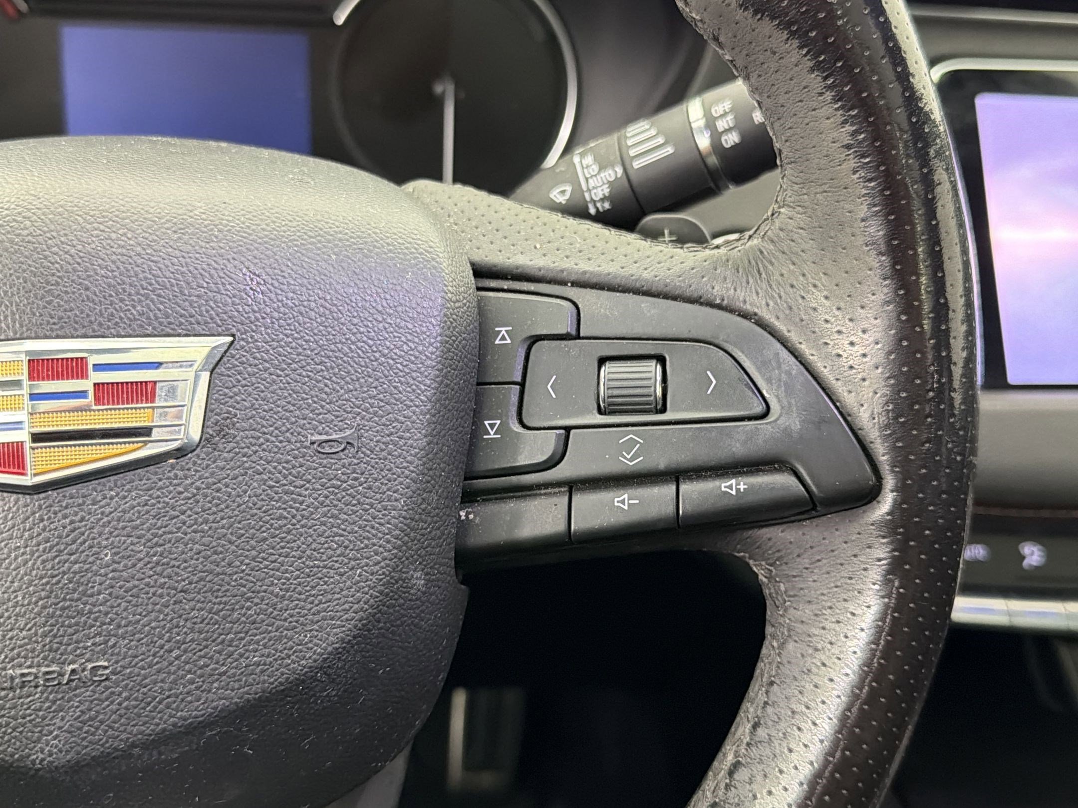 Used 2019 Cadillac XT4 Sport w/ Cold Weather Package FWD image 29