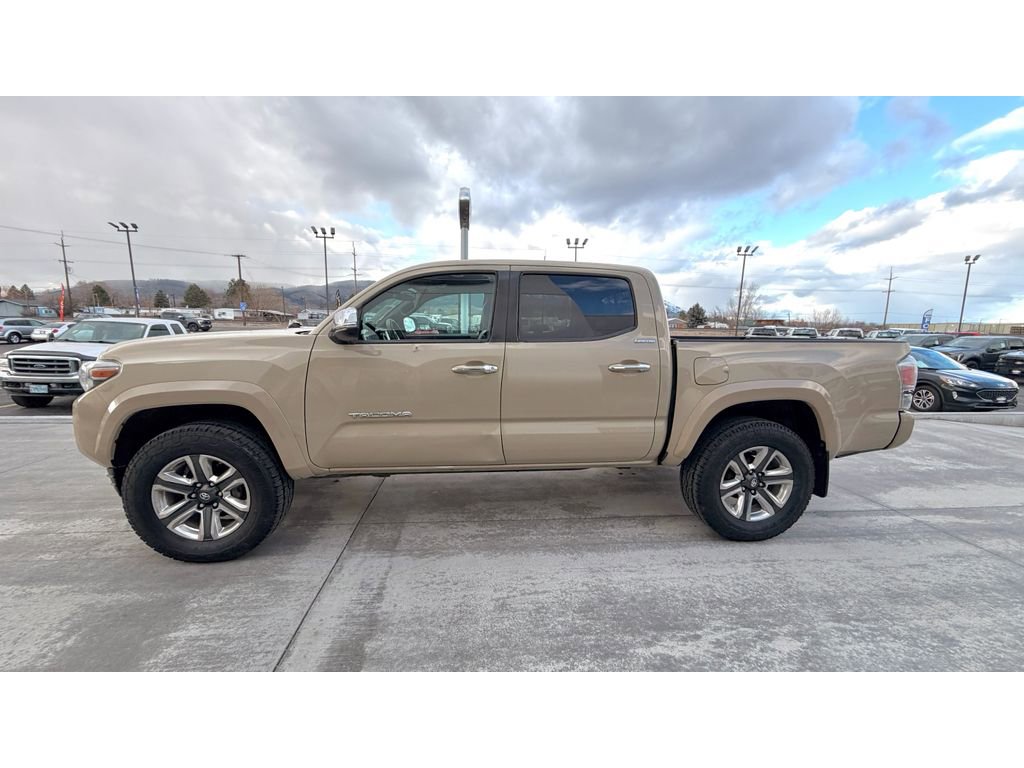 Used 2018 Toyota Tacoma Limited image 4