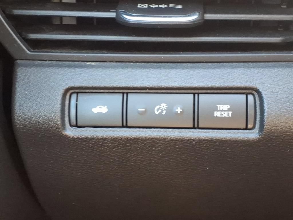 Used 2023 Nissan Altima 2.5 SV FWD image 11