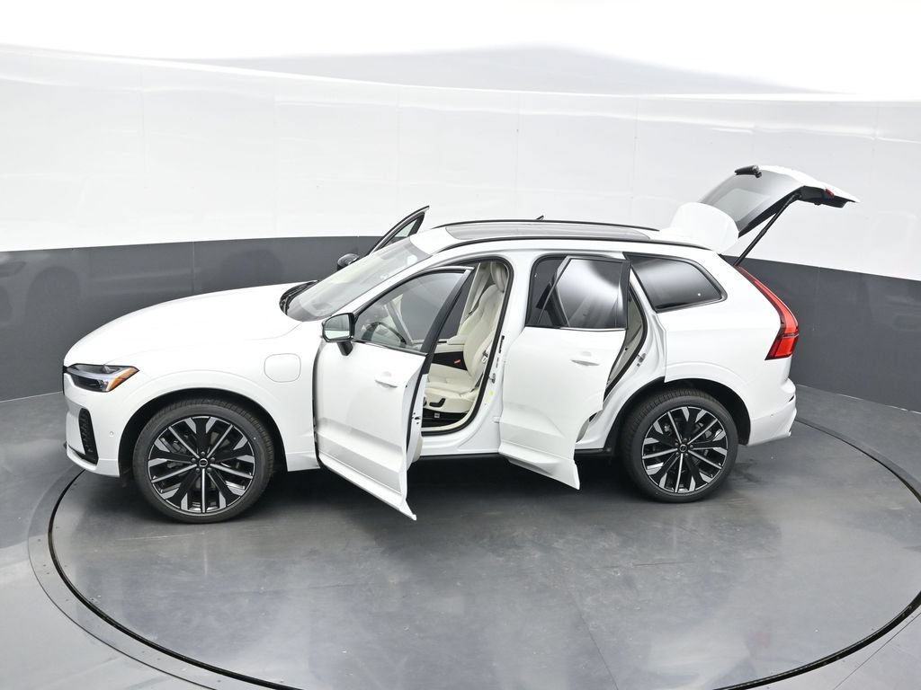 New 2026 Volvo XC60 T8 Ultra w/ Protection Package Premier AWD/4WD image 40