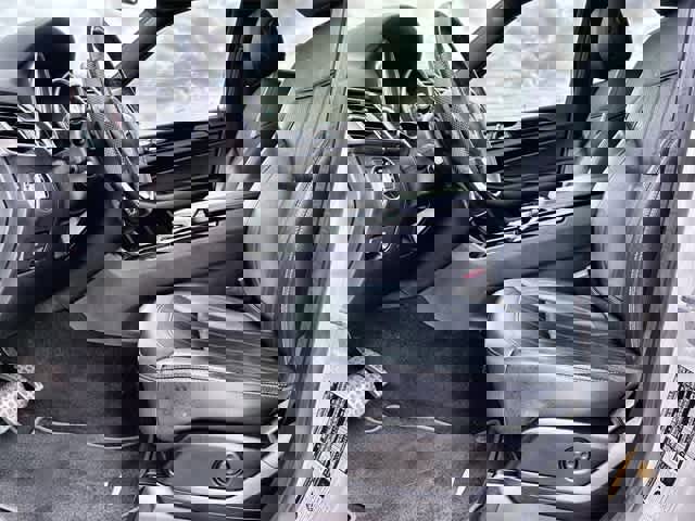 Used 2019 Mercedes-Benz GLE 400 4MATIC image 18