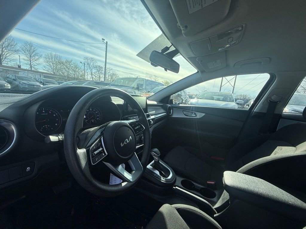 Used 2022 Kia Forte LXS FWD image 8