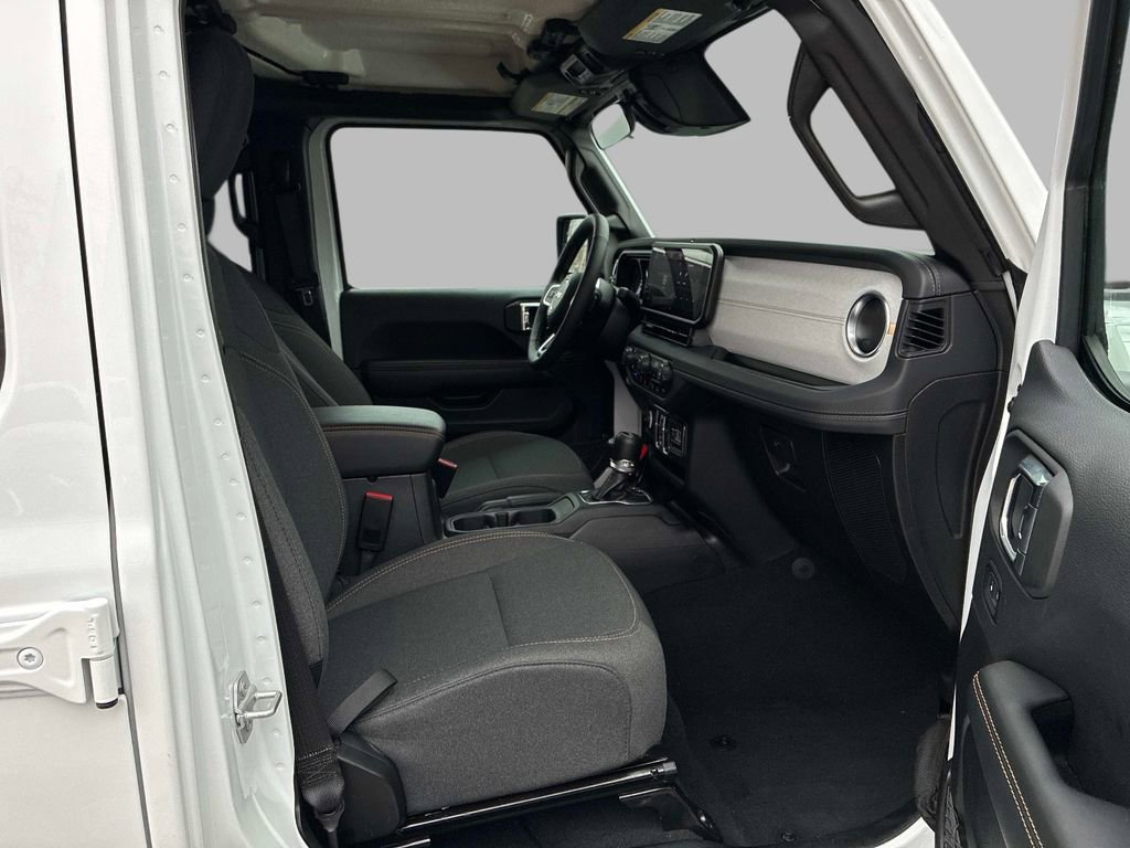 Certified 2025 Jeep Wrangler Unlimited Sahara w/ Safety Group image 9