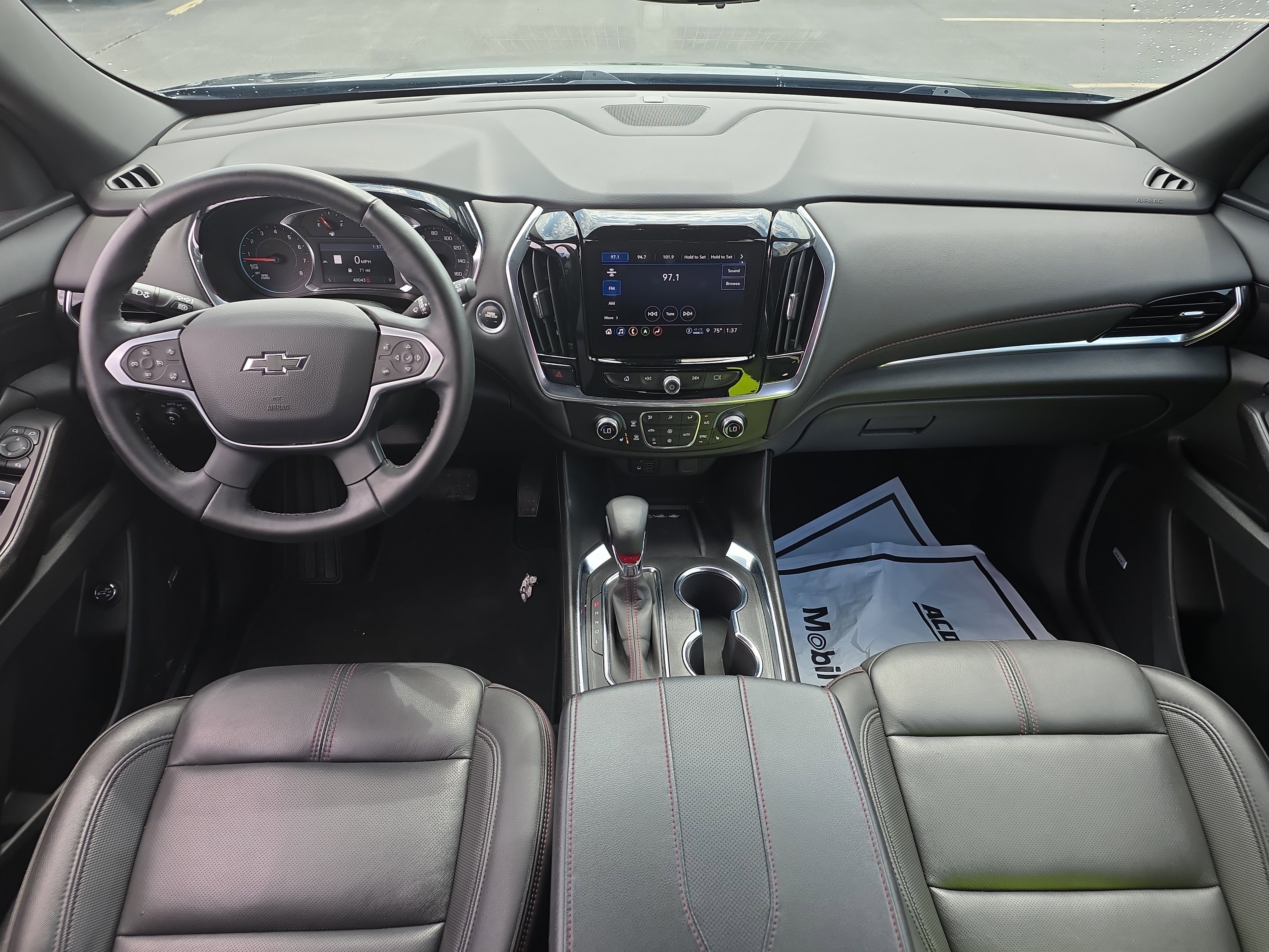 Used 2023 Chevrolet Traverse RS image 12