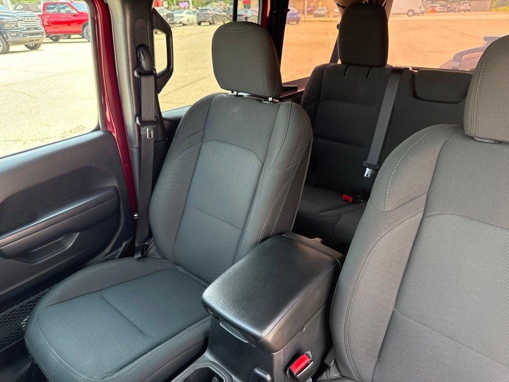 Used 2021 Jeep Wrangler Unlimited Sport AWD/4WD image 42