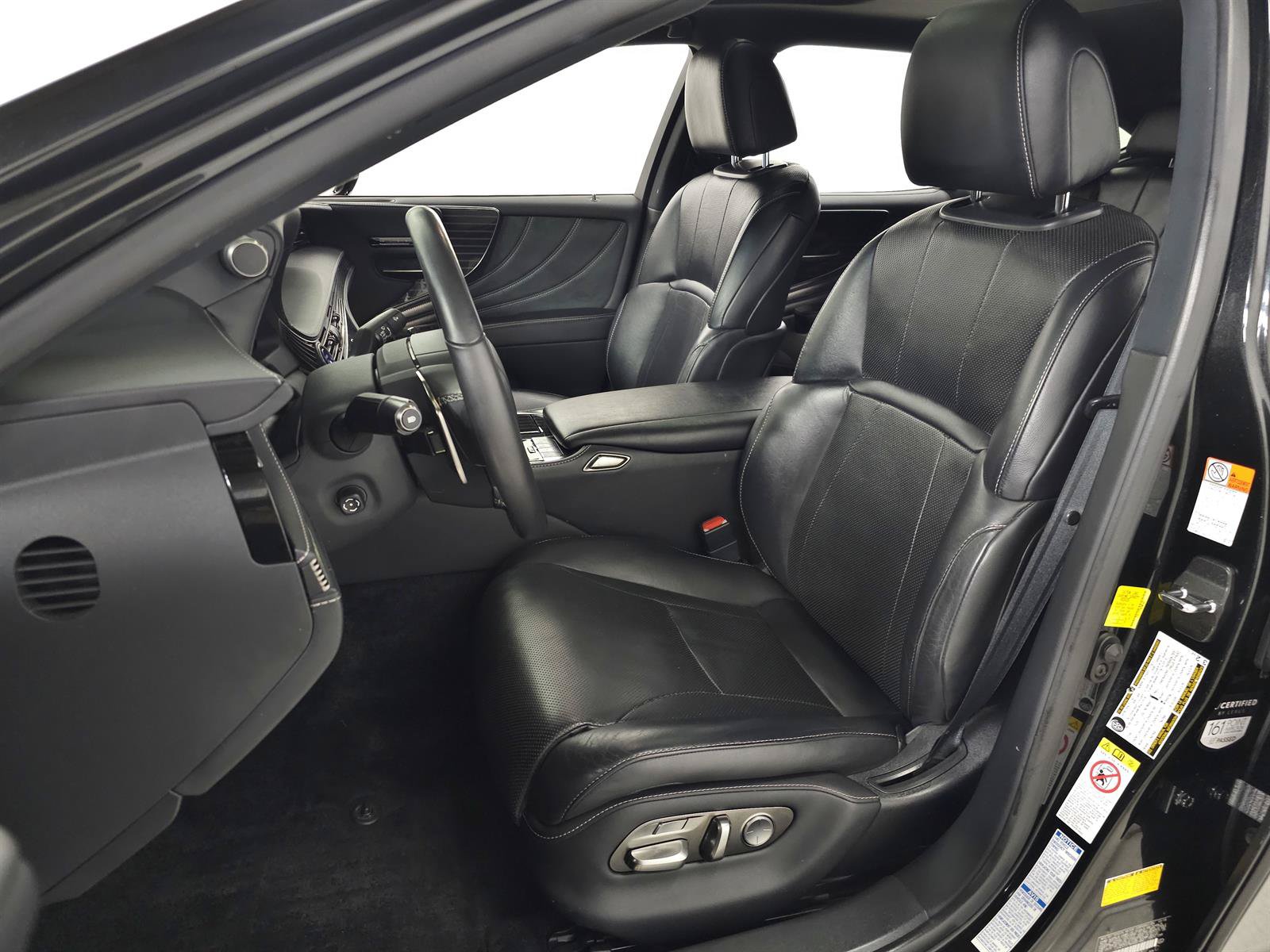 Used 2019 Lexus LS 500h AWD w/ Accessory Package (Z1) image 17