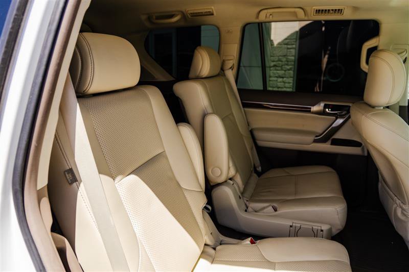 Used 2017 Lexus GX 460 Luxury AWD/4WD image 32