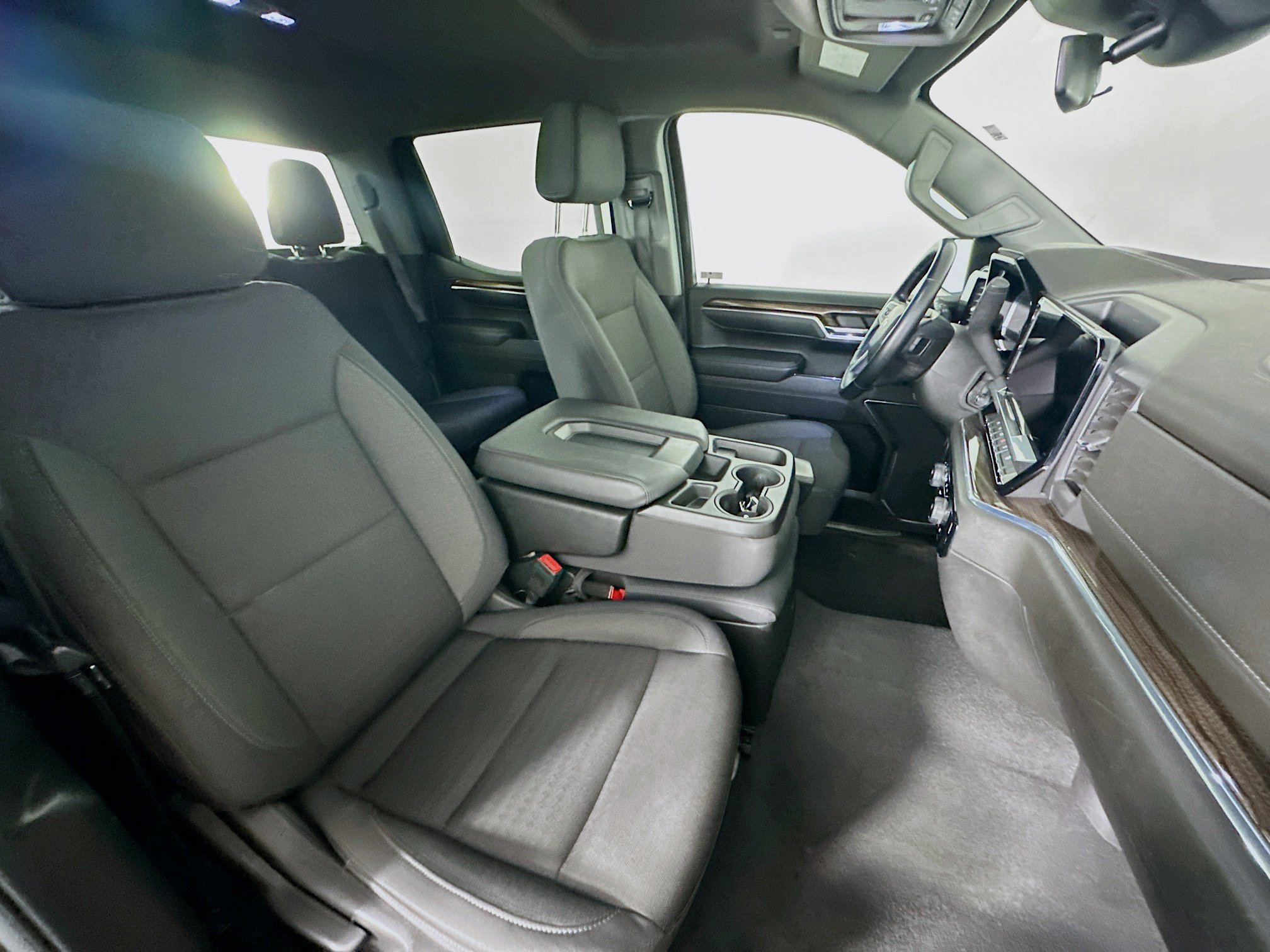 Used 2024 Chevrolet Silverado 1500 LT image 30