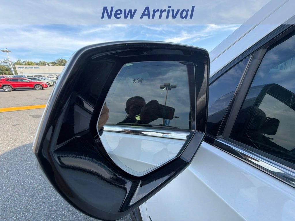 Used 2023 Chevrolet Tahoe Premier w/ Advanced Technology Package AWD/4WD image 10