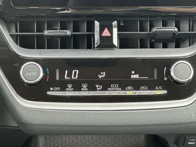 Used 2025 Toyota Corolla LE FWD image 12