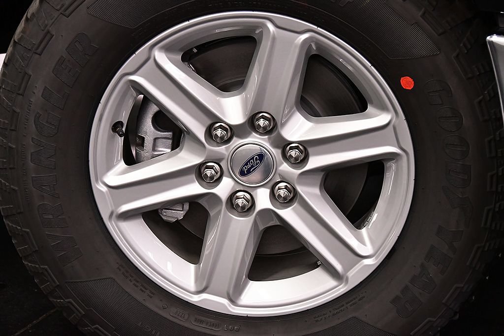 New 2026 Ford F150 XLT w/ Equipment Group 302A MID AWD/4WD image 9