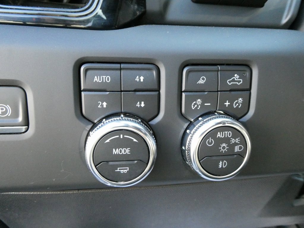 Used 2024 GMC Sierra 2500 AT4 w/ Technology Package image 25