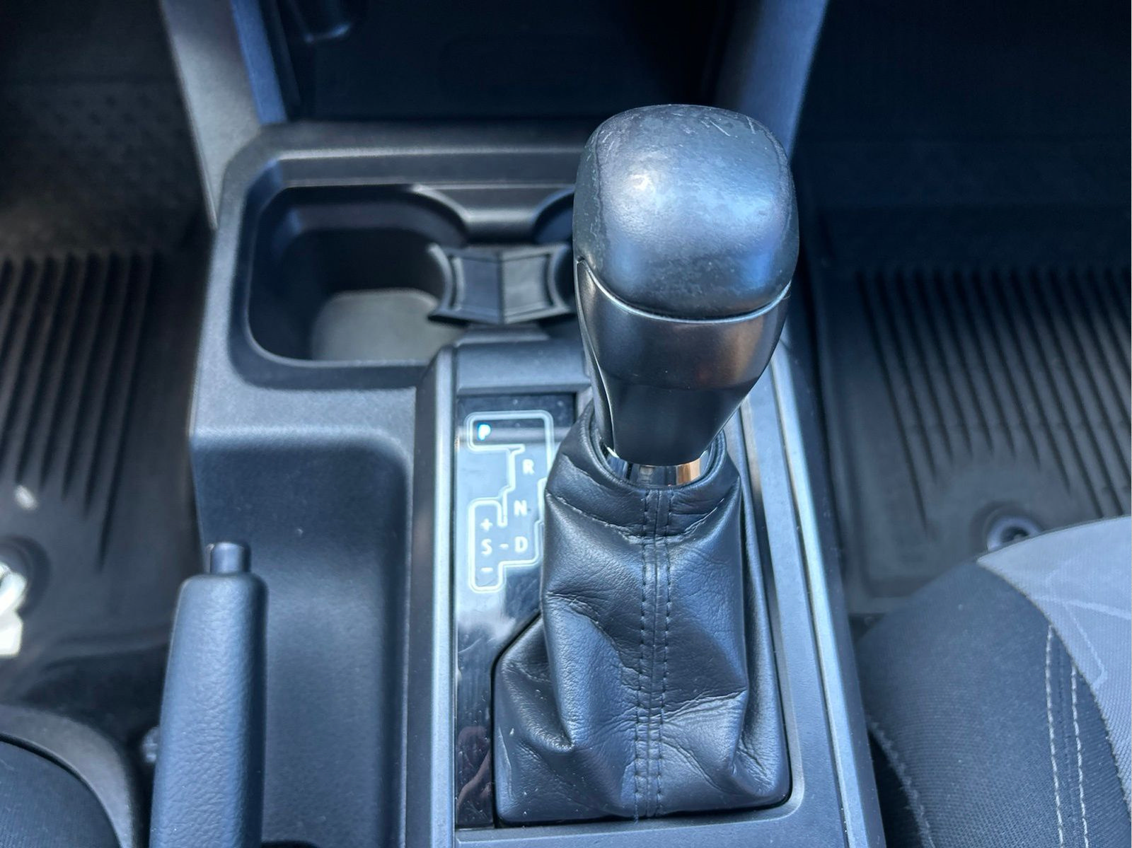 Used 2020 Toyota Tacoma TRD Off-Road AWD/4WD image 17