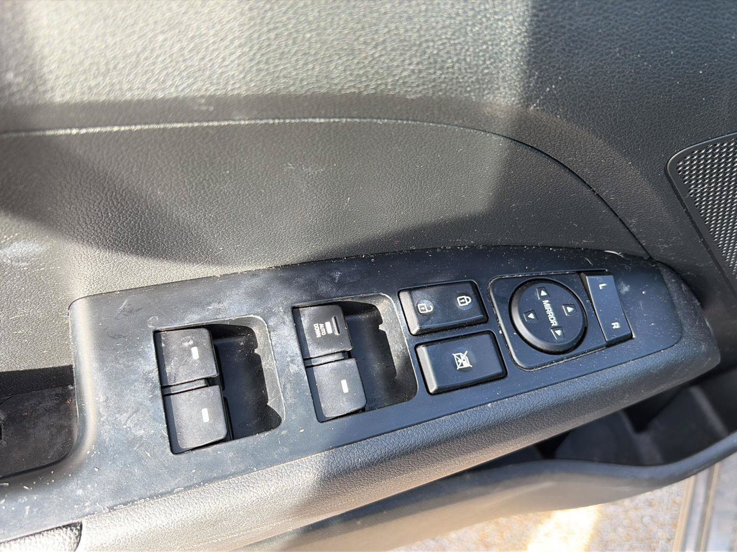 Used 2019 Hyundai Elantra SE w/ Cargo Package FWD image 7