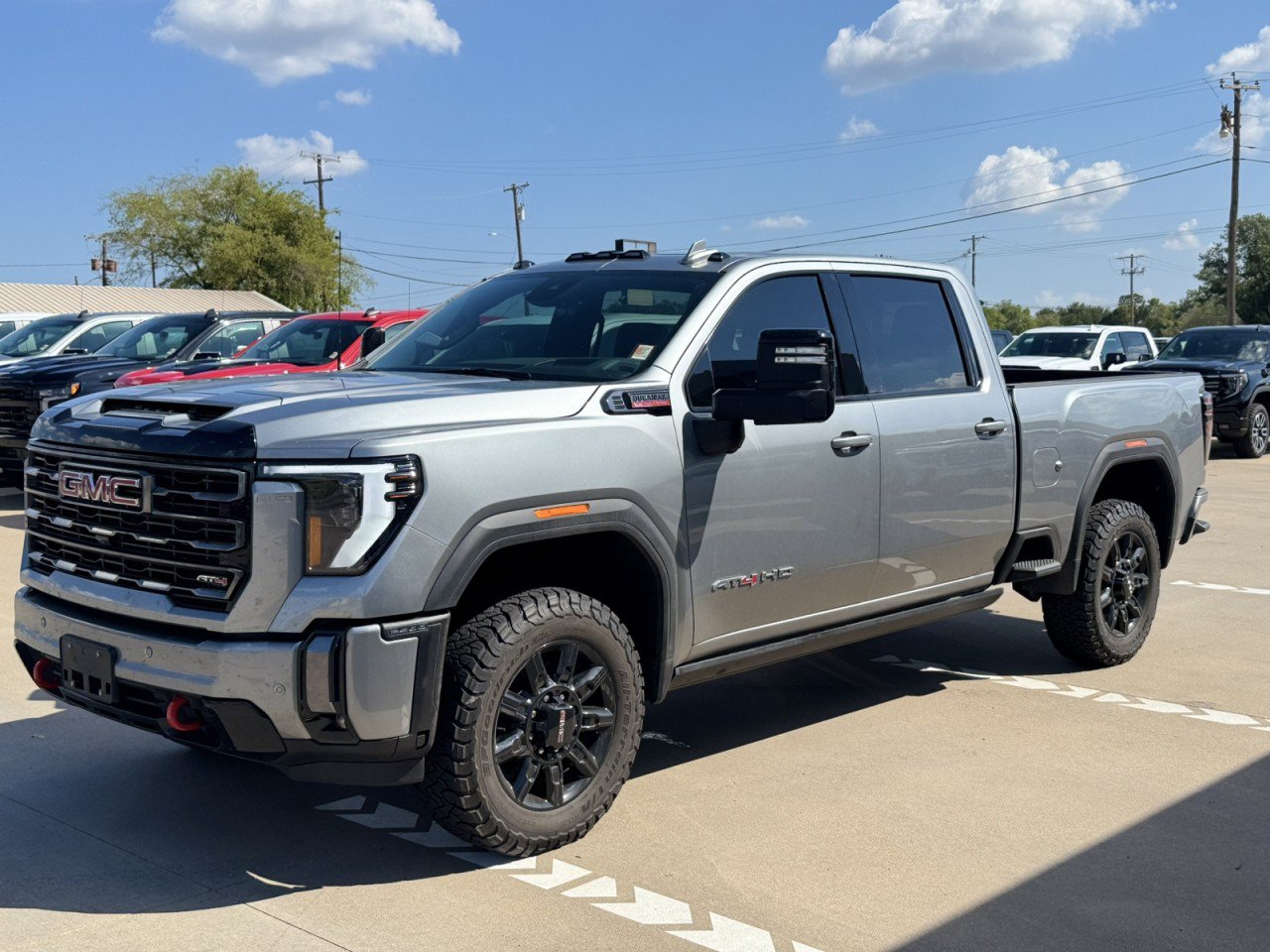 Used 2024 GMC Sierra 2500 AT4 w/ AT4 Premium Plus Package AWD/4WD image 3