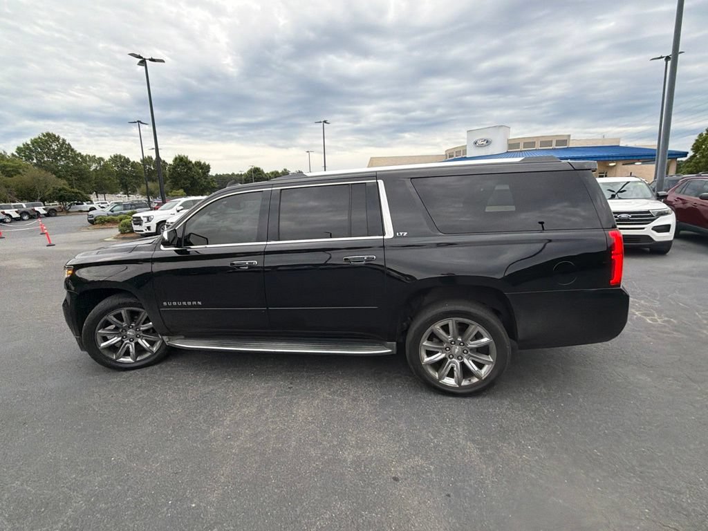 Used 2015 Chevrolet Suburban LTZ RWD image 20