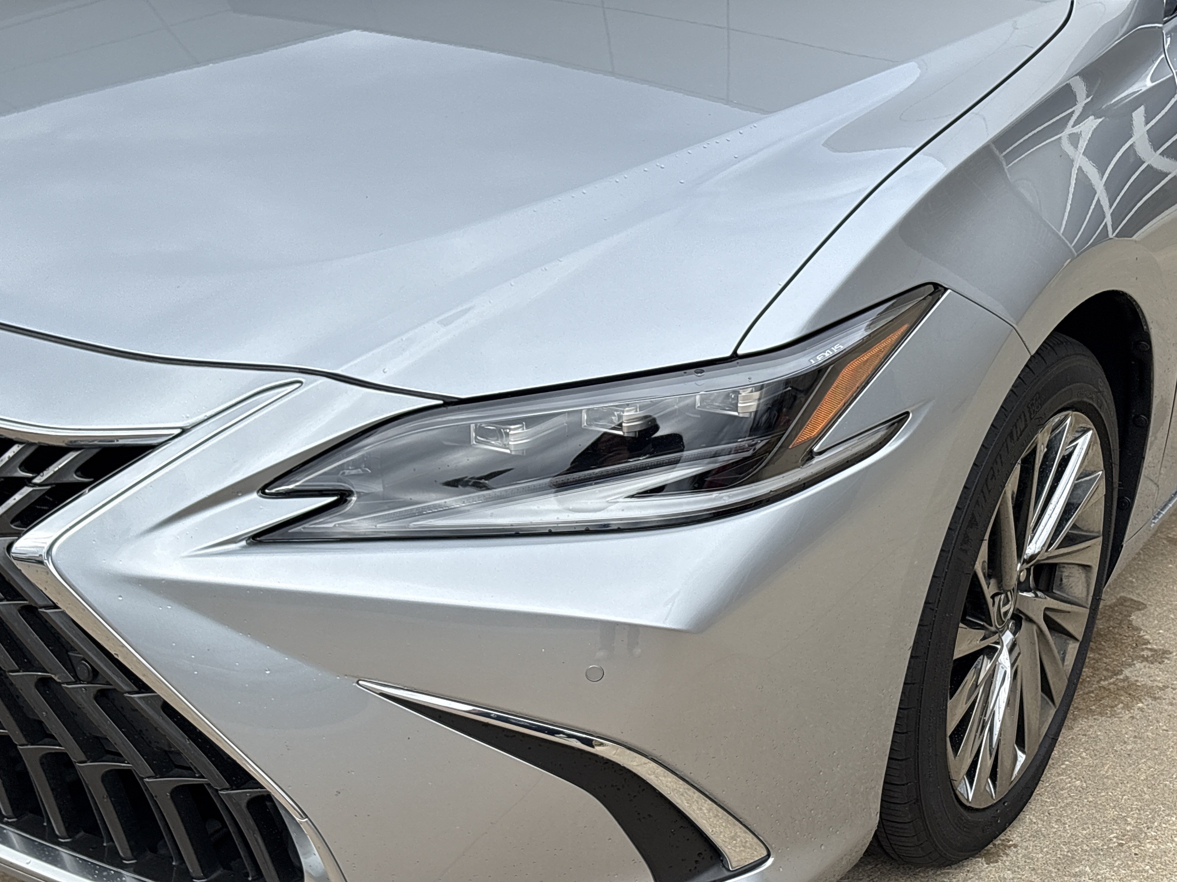 Certified 2025 Lexus ES 350 Ultra Luxury w/ Accessory Package (Z2) FWD image 6