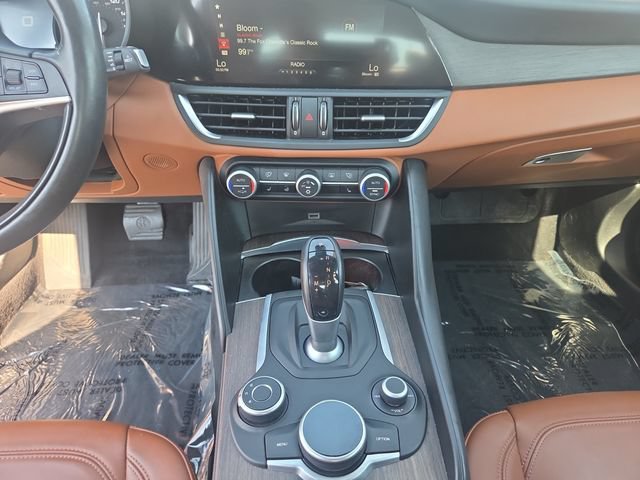Used 2017 Alfa Romeo Giulia Ti w/ TI Lusso Package RWD image 11