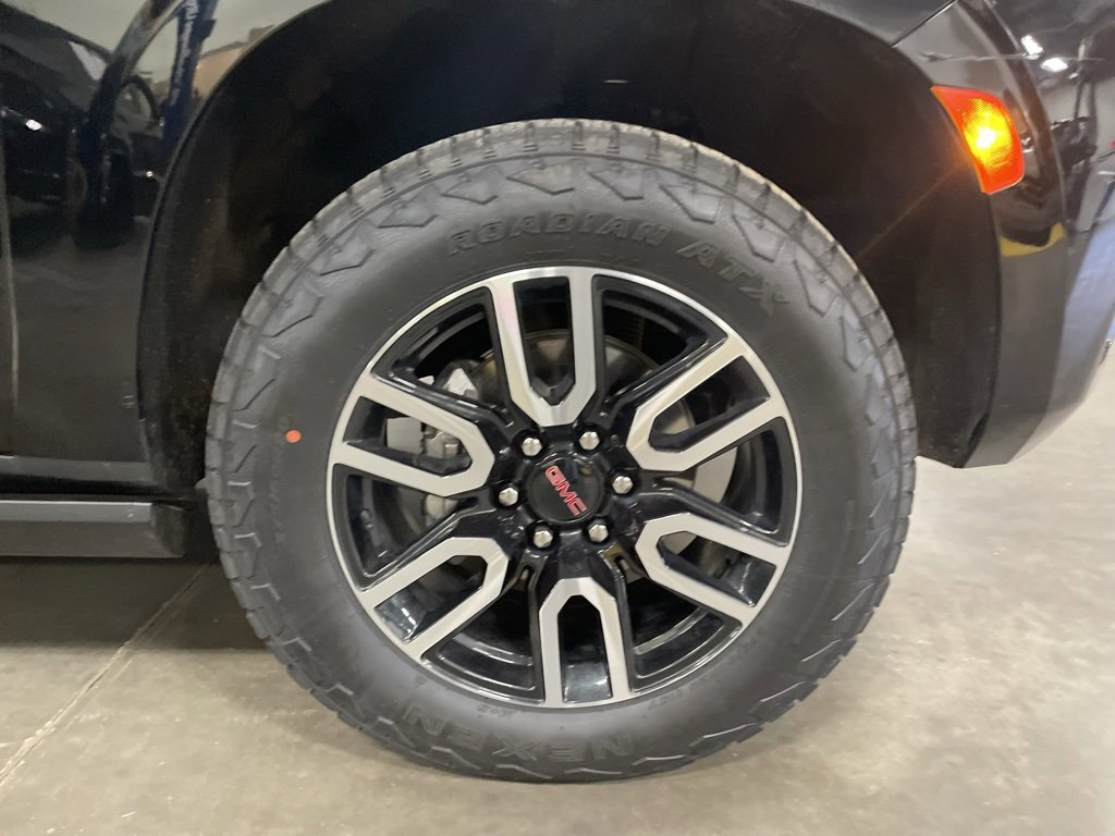 Used 2024 GMC Yukon XL AT4 w/ AT4 Premium Plus Package image 33