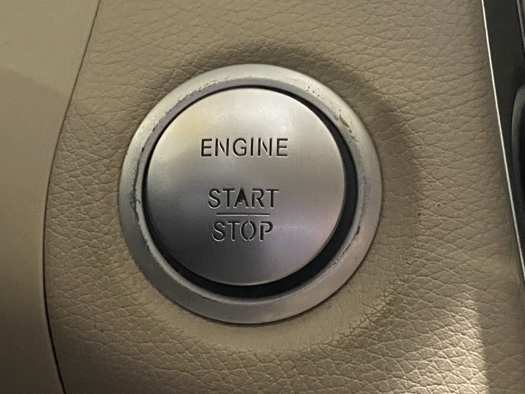 Used 2015 Mercedes-Benz C 300 4MATIC Sedan image 14