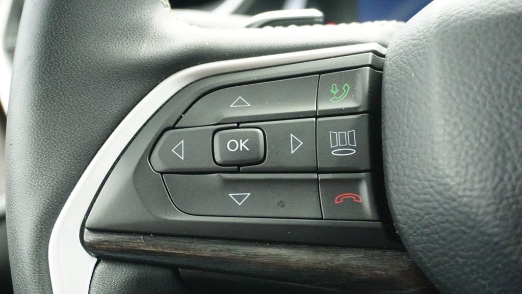 Certified 2023 Jeep Grand Cherokee Limited w/ Black Appearance Package image 32