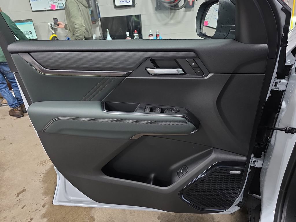 New 2026 GMC Acadia AT4 w/ Luxury Package AWD/4WD image 29
