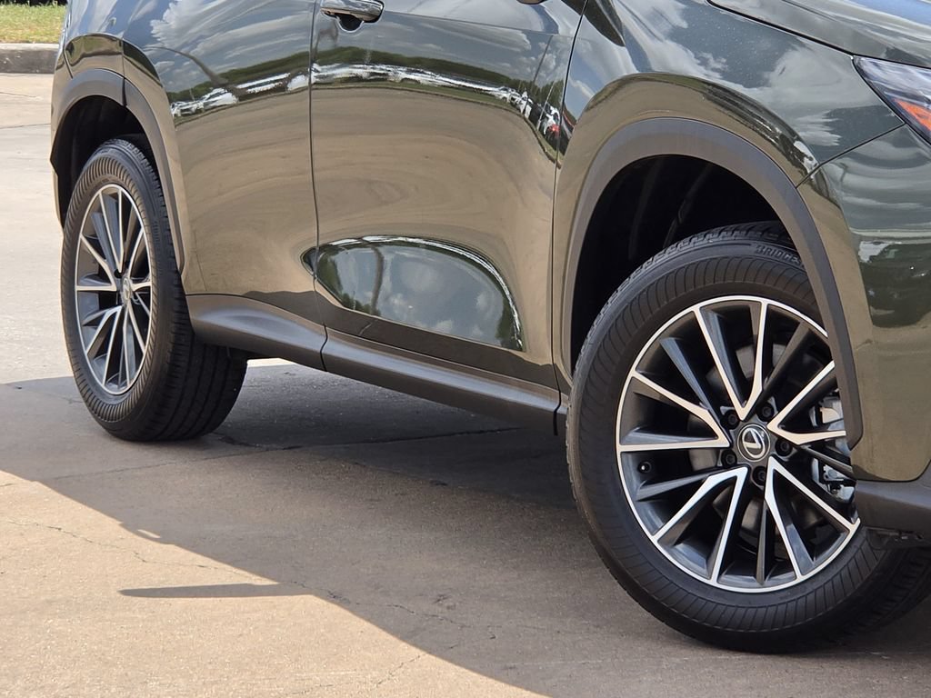 Used 2024 Lexus NX 250 FWD image 11