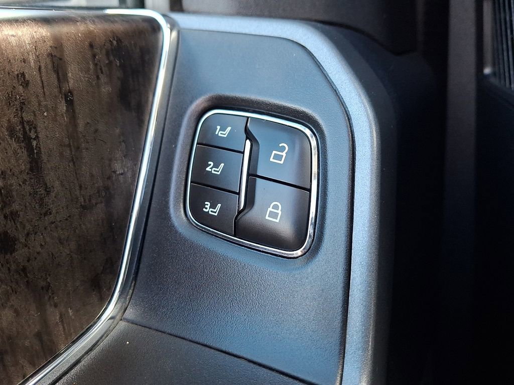 Used 2023 Ford F250 Lariat w/ Sport Appearance Package image 28