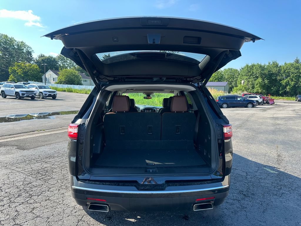 Used 2018 Chevrolet Traverse High Country AWD/4WD image 17