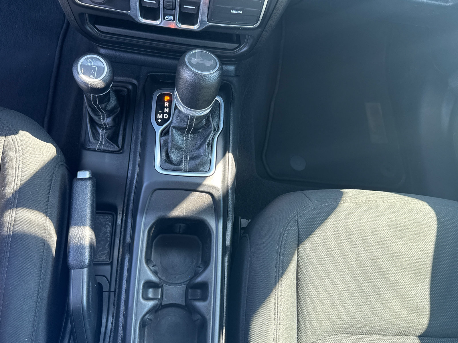 Used 2023 Jeep Wrangler Unlimited Sahara AWD/4WD image 14