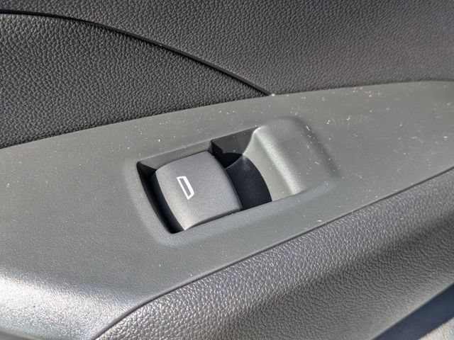 New 2026 Chevrolet Trax RS w/ Sunroof Package FWD image 24