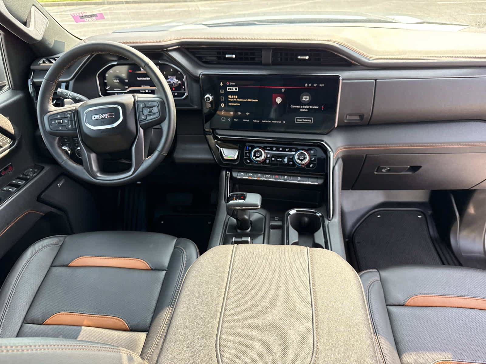Used 2025 GMC Sierra 1500 AT4 w/ AT4 Premium Package AWD/4WD image 17