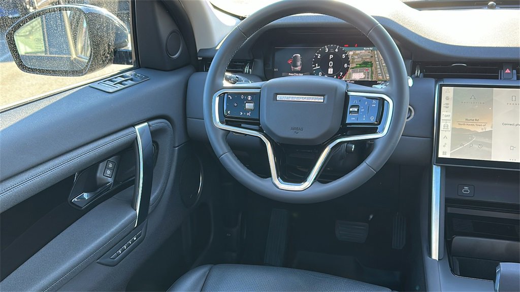 Used 2024 Land Rover Discovery Sport S image 24