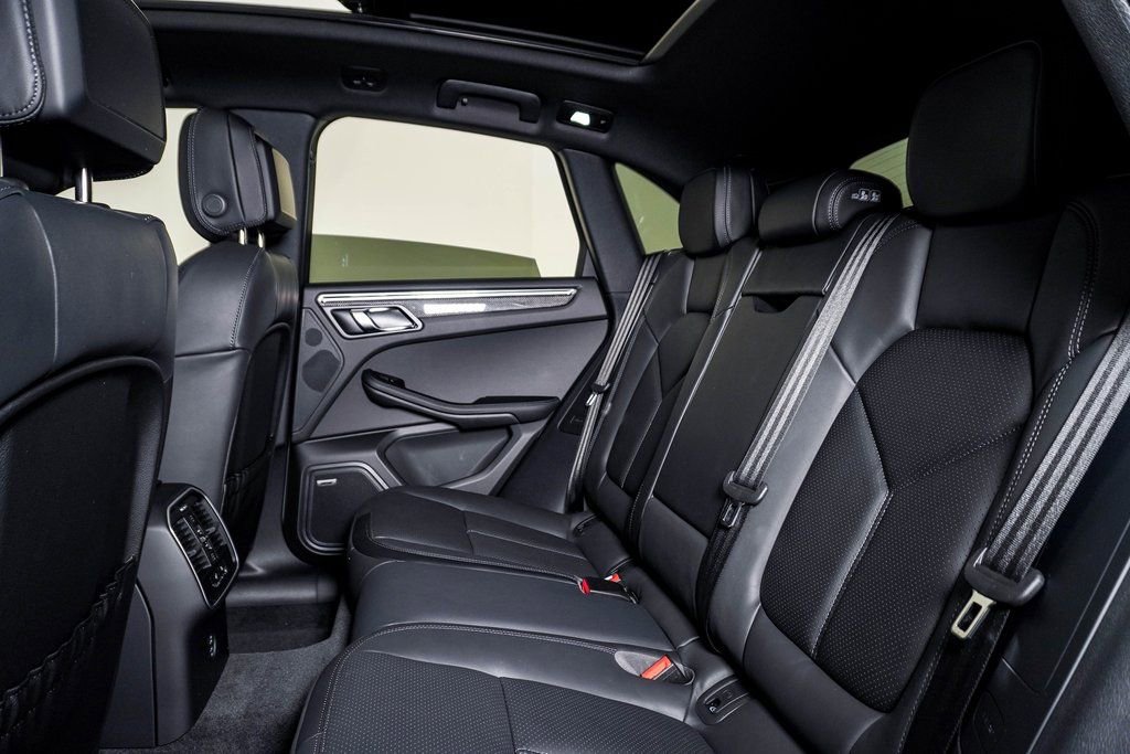 New 2026 Porsche Macan Turbo image 17
