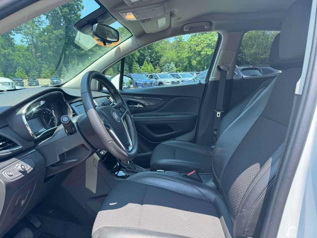 Used 2022 Buick Encore Preferred w/ Safety Package AWD/4WD image 17
