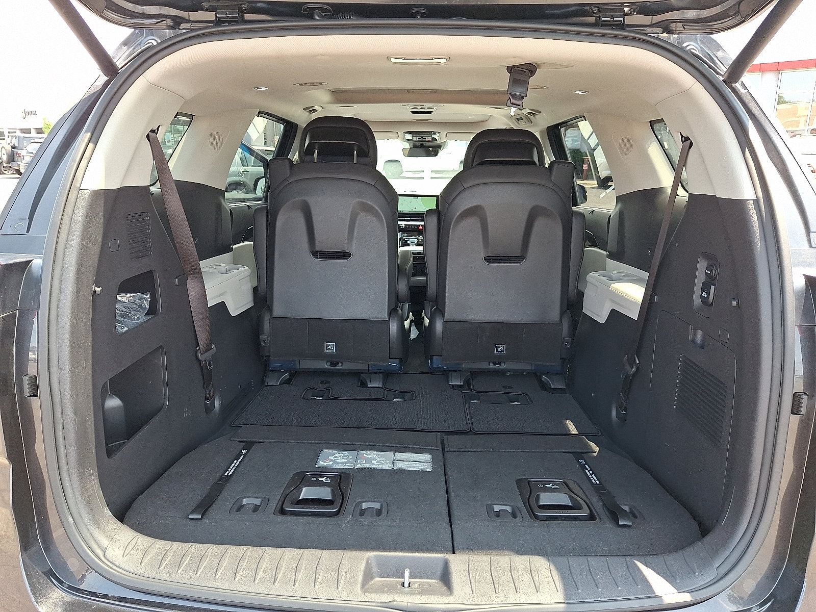 Used 2024 Kia Carnival SX Prestige FWD image 30