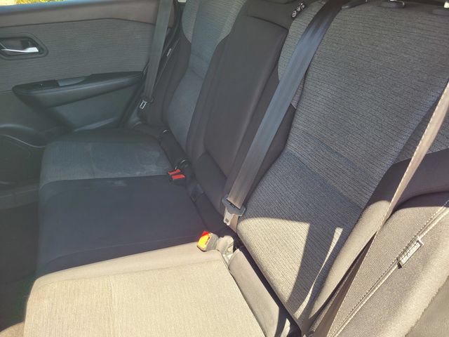 Certified 2023 Nissan Rogue SV FWD image 15