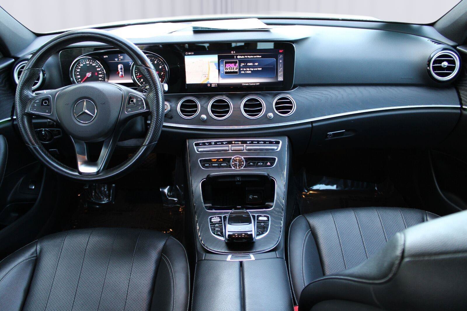Used 2018 Mercedes-Benz E 300 image 2