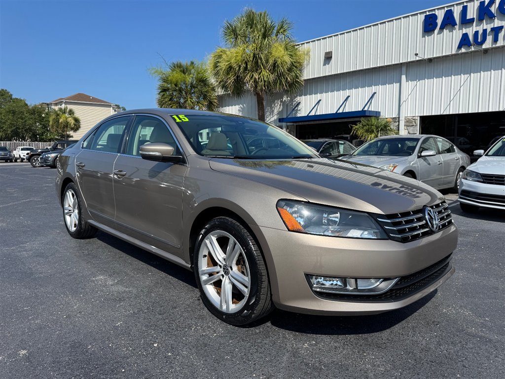 Used 2015 Volkswagen Passat 1.8T SEL Premium FWD image 2