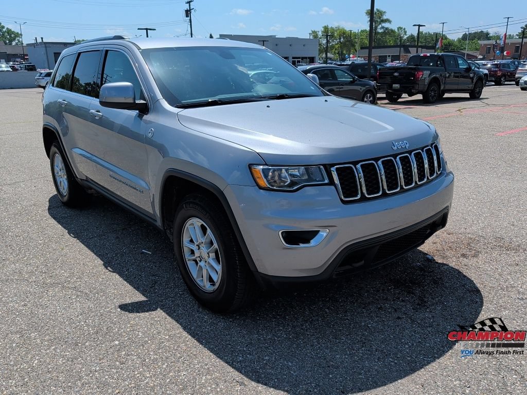 Used 2019 Jeep Grand Cherokee Laredo AWD/4WD image 8